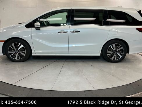 Used 2020 Honda Odyssey Elite image 2