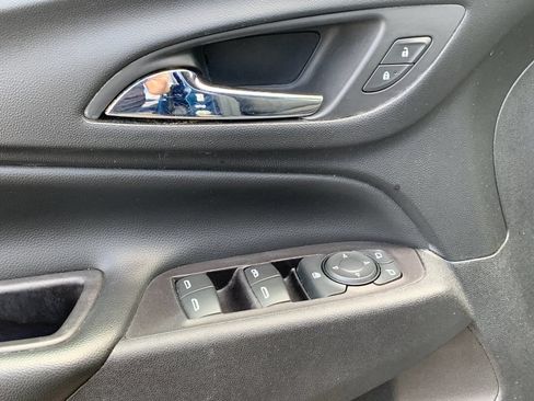 Used 2020 Chevrolet Equinox LT FWD image 13
