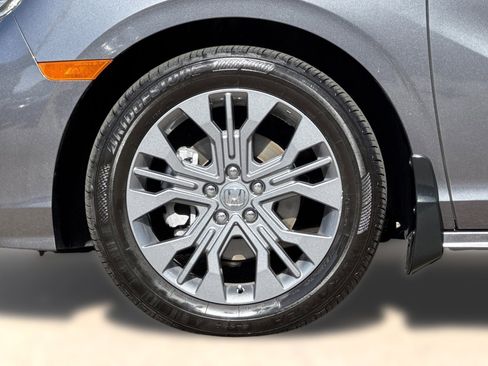 Certified 2025 Honda Odyssey Touring image 11