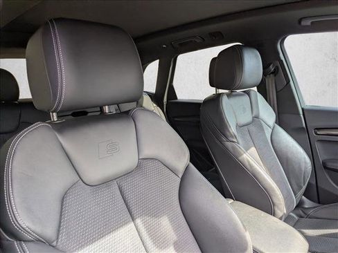 Used 2022 Audi SQ5 Premium Plus w/ Premium Plus Package image 28