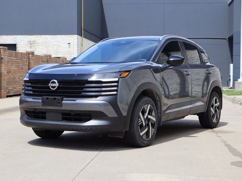 Used 2026 Nissan Kicks SV FWD image 2