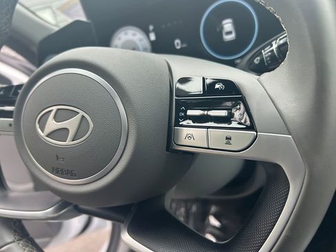 Used 2025 Hyundai Elantra SEL FWD image 16