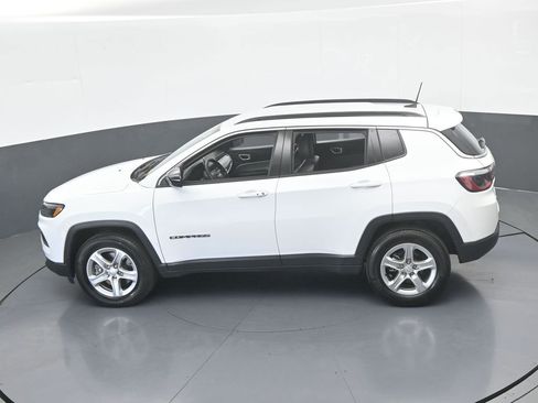 Used 2023 Jeep Compass Latitude AWD/4WD image 44
