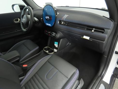 Used 2026 MINI Cooper 2-Door Hardtop FWD image 23