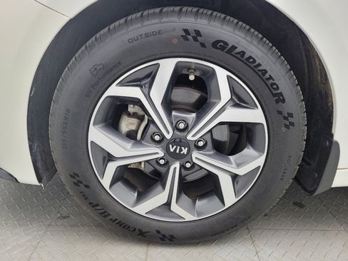 Used 2019 Kia Forte LXS FWD image 31
