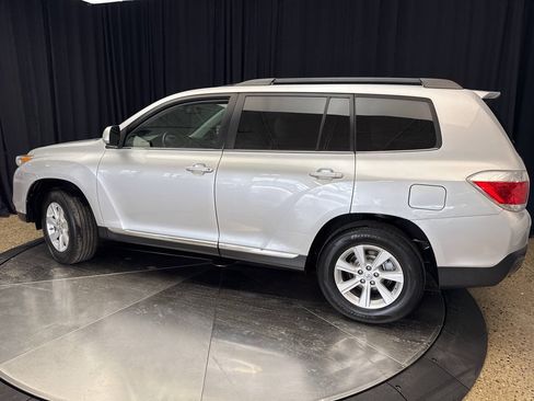 Used 2012 Toyota Highlander SE w/ Tow Pkg AWD/4WD image 6