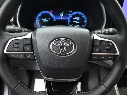 Used 2024 Toyota Highlander Limited image 21