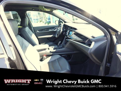 Used 2025 Cadillac XT6 Premium Luxury image 30