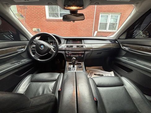 Used 2014 BMW 750Li w/ Executive Package image 19