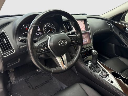 Used 2018 INFINITI Q50 Luxe w/ Essential Package (3.0T Luxe) AWD/4WD image 18