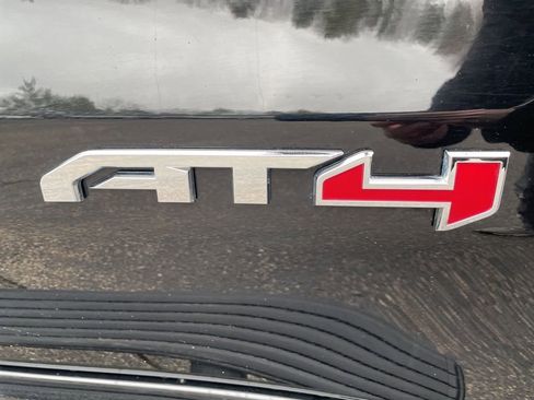 Used 2022 GMC Sierra 1500 AT4 image 8