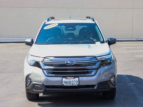 Used 2025 Subaru Forester Premium w/ Convenience Package #1 AWD/4WD image 2