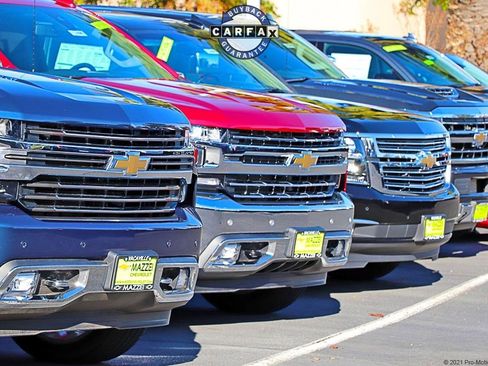 Used 2025 Chevrolet Suburban RST image 49