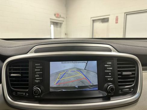 Used 2020 Kia Sorento EX image 37