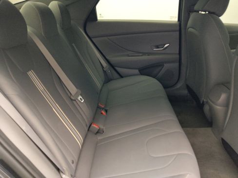 Used 2021 Hyundai Elantra SEL FWD image 19