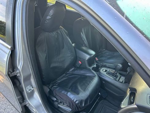 Used 2019 Jeep Cherokee Latitude w/ Popular Appearance Group FWD image 16