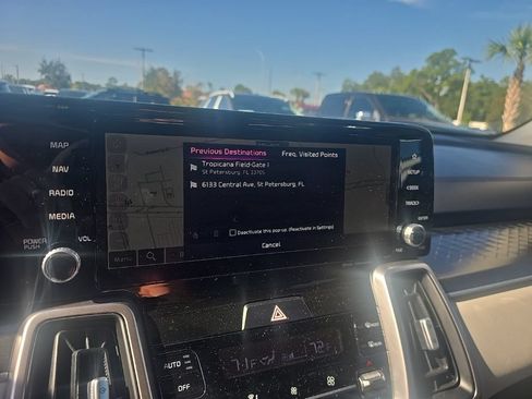 Used 2022 Kia Sorento S w/ Panoramic Sunroof Package FWD image 9