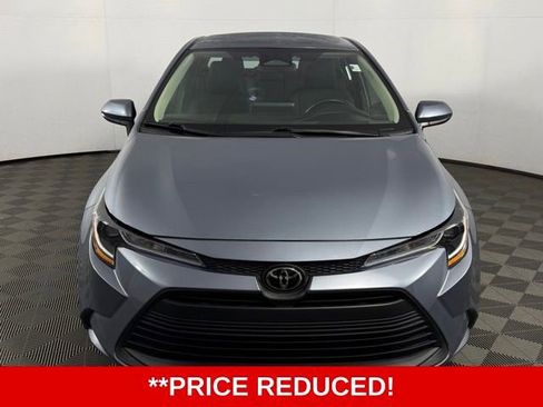Used 2023 Toyota Corolla LE image 2