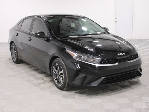 Used 2024 Kia Forte LXS image 1