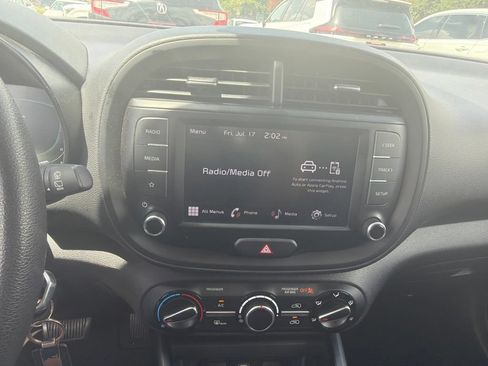 Used 2024 Kia Soul LX w/ Option Group 015 FWD image 5