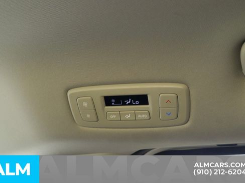 Used 2025 Kia Carnival FWD image 23