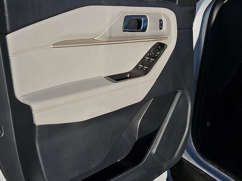 New 2026 Ford Explorer Active w/ Active Comfort Package image 21