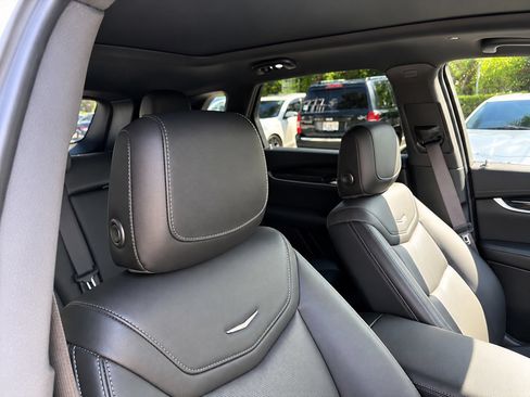 Used 2022 Cadillac XT5 Premium Luxury FWD image 12