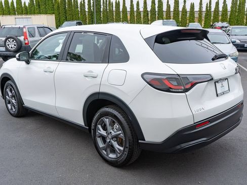 Certified 2026 Honda HR-V LX image 10