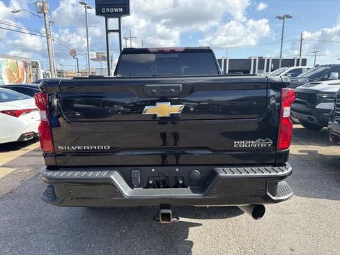 Used 2024 Chevrolet Silverado 2500 High Country w/ High Country Premium Package AWD/4WD image 8