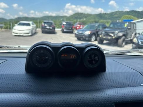 Used 2007 Toyota FJ Cruiser 4WD w/ Upgrade Pkg 2 image 16