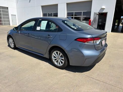 Used 2026 Toyota Corolla LE w/ LE Premium Package FWD image 5