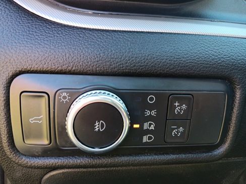 Used 2022 Ford Explorer XLT w/ Equipment Group 202A image 14