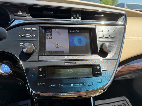 Used 2013 Toyota Avalon Limited FWD image 22