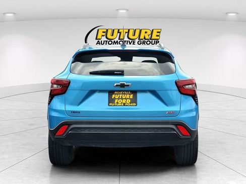 Used 2025 Chevrolet Trax RS w/ Driver Confidence Package FWD image 5