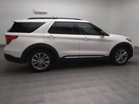 Used 2022 Ford Explorer XLT w/ Equipment Group 202A image 9