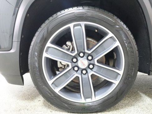 Used 2020 GMC Acadia SLT AWD/4WD image 25