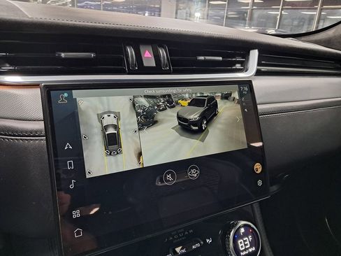 Used 2021 Jaguar F-PACE SVR image 16