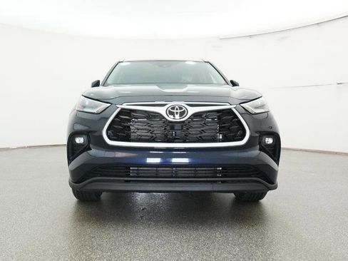 New 2026 Toyota Highlander XLE image 28