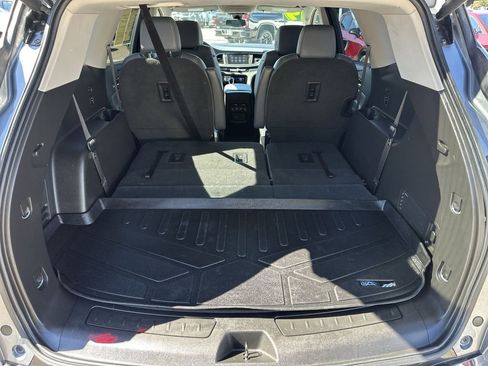 Used 2019 Buick Enclave Essence image 31