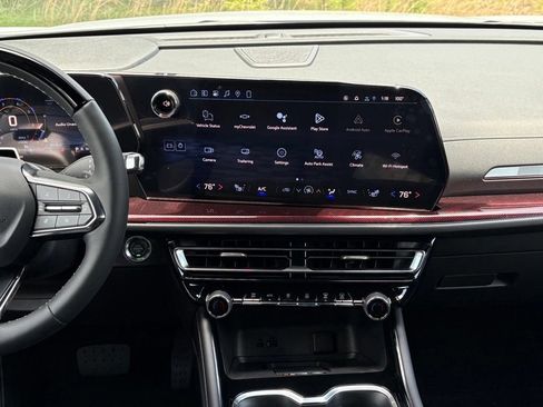 New 2026 Chevrolet Traverse Z71 w/ Enhanced Driving Package AWD/4WD image 24