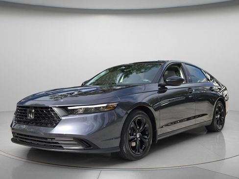 Used 2025 Honda Accord SE image 8