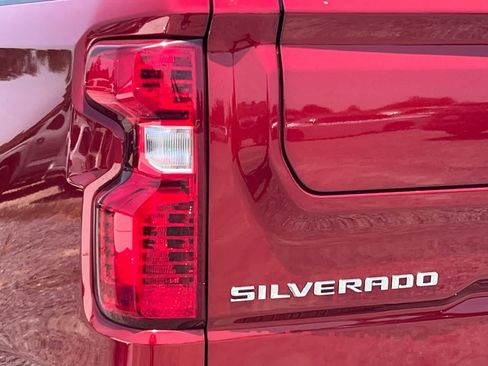 Used 2024 Chevrolet Silverado 1500 LT w/ Z71 Off-Road Package AWD/4WD image 33
