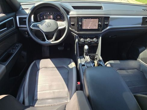 Used 2021 Volkswagen Atlas Cross Sport SEL Premium image 21