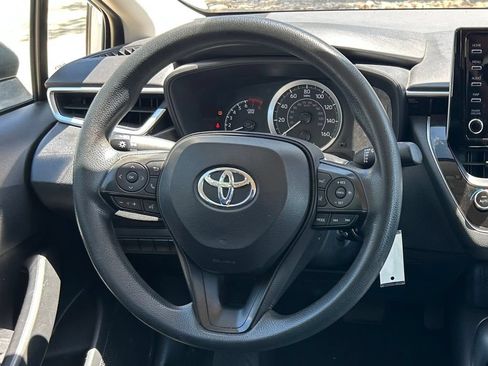 Used 2021 Toyota Corolla LE FWD image 33