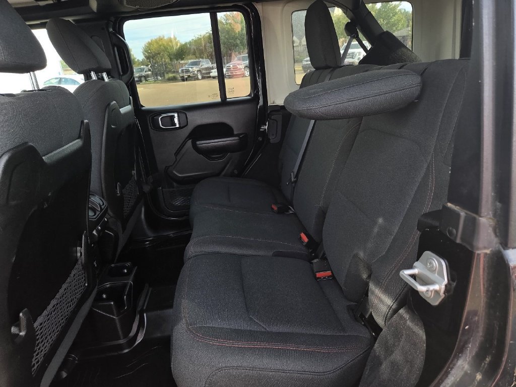 Used 2024 Jeep Wrangler Unlimited Rubicon AWD/4WD image 18