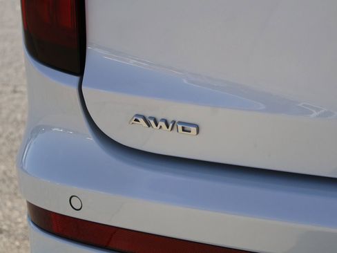 Used 2022 Cadillac XT6 Premium Luxury w/ Platinum Package image 9