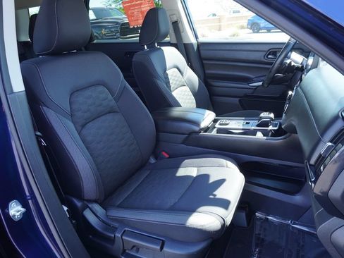 Certified 2025 Nissan Pathfinder SV AWD/4WD image 13