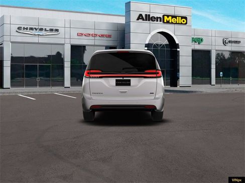 New 2026 Chrysler Pacifica Select image 6