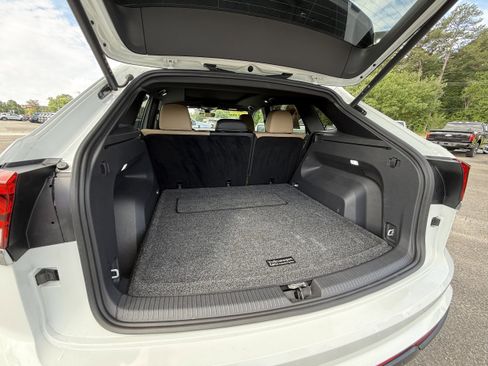Used 2025 Volkswagen Atlas Cross Sport SE w/ Panoramic Sunroof Package AWD/4WD image 27