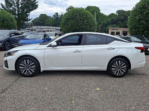 Certified 2023 Nissan Altima 2.5 SV w/ SV Premium Package AWD/4WD image 5